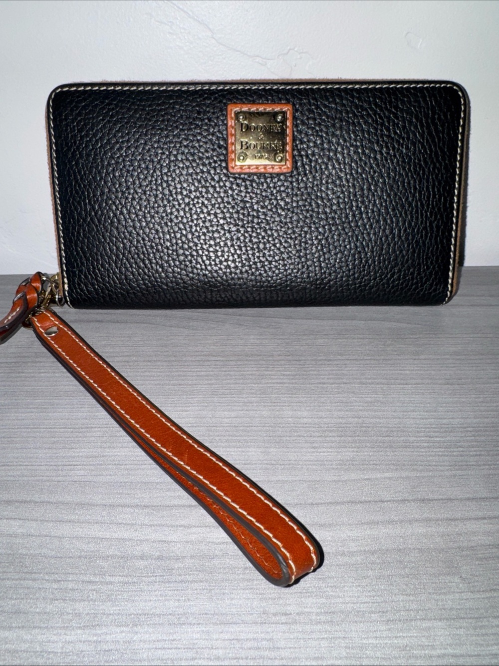 Dooney & Bourke Pebble Large Zip Around Wristlet Wallet Clutch  8”